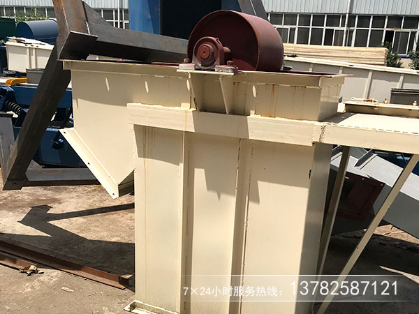 皮帶式鬥式提升機圖片 皮帶式鬥式提升機圖片