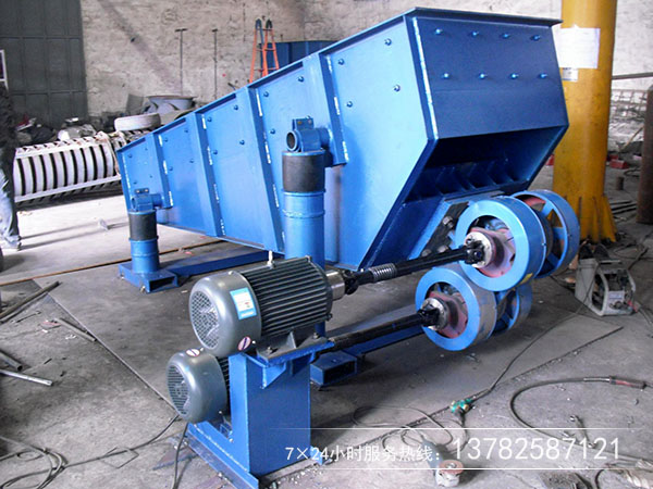 激振器式振動給料機 激振器式振動給料機