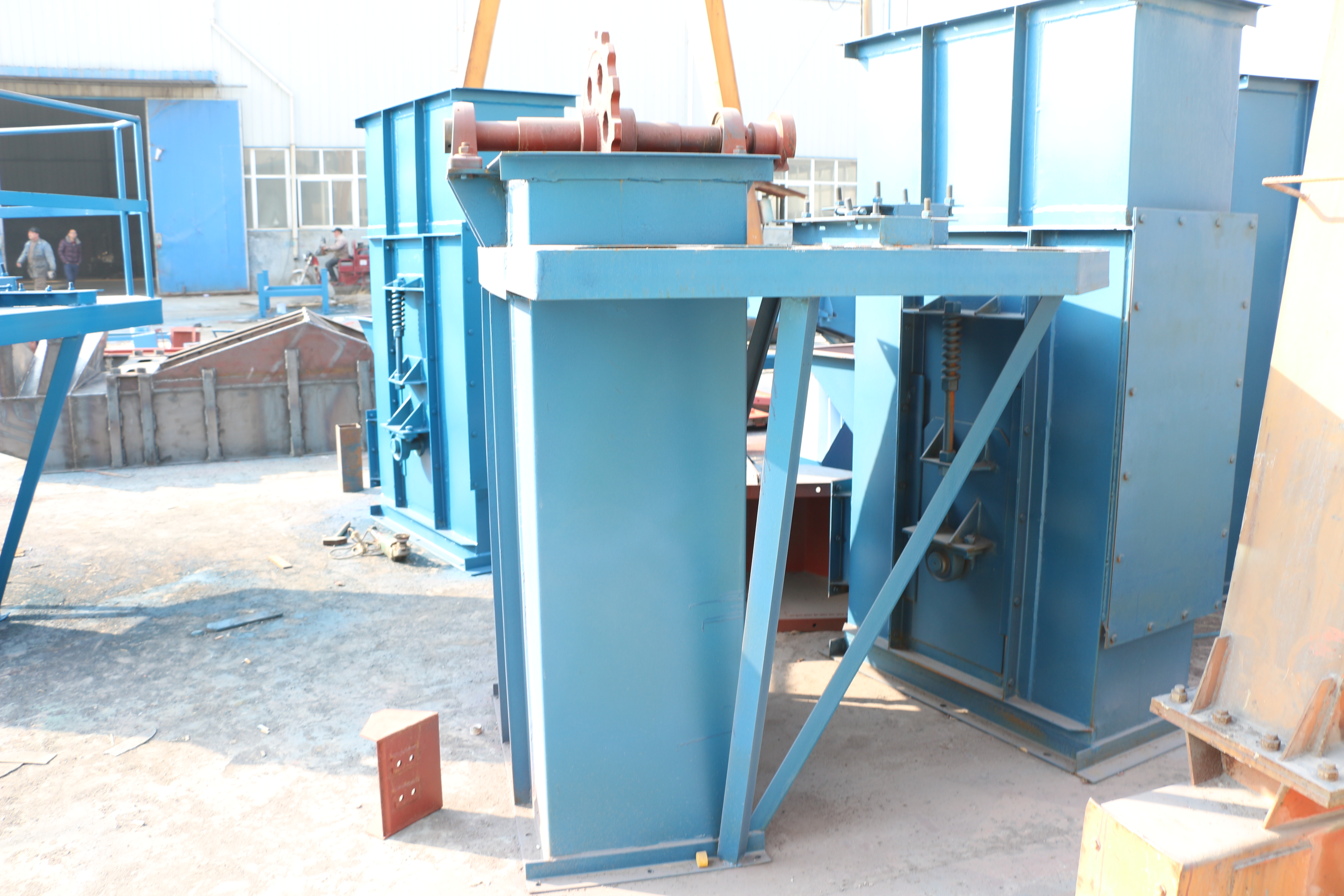 鬥式提升機驅動輪出現故障跟沒有上潤滑油有關係嗎?(鬥式提升機驅動鏈輪的直徑)