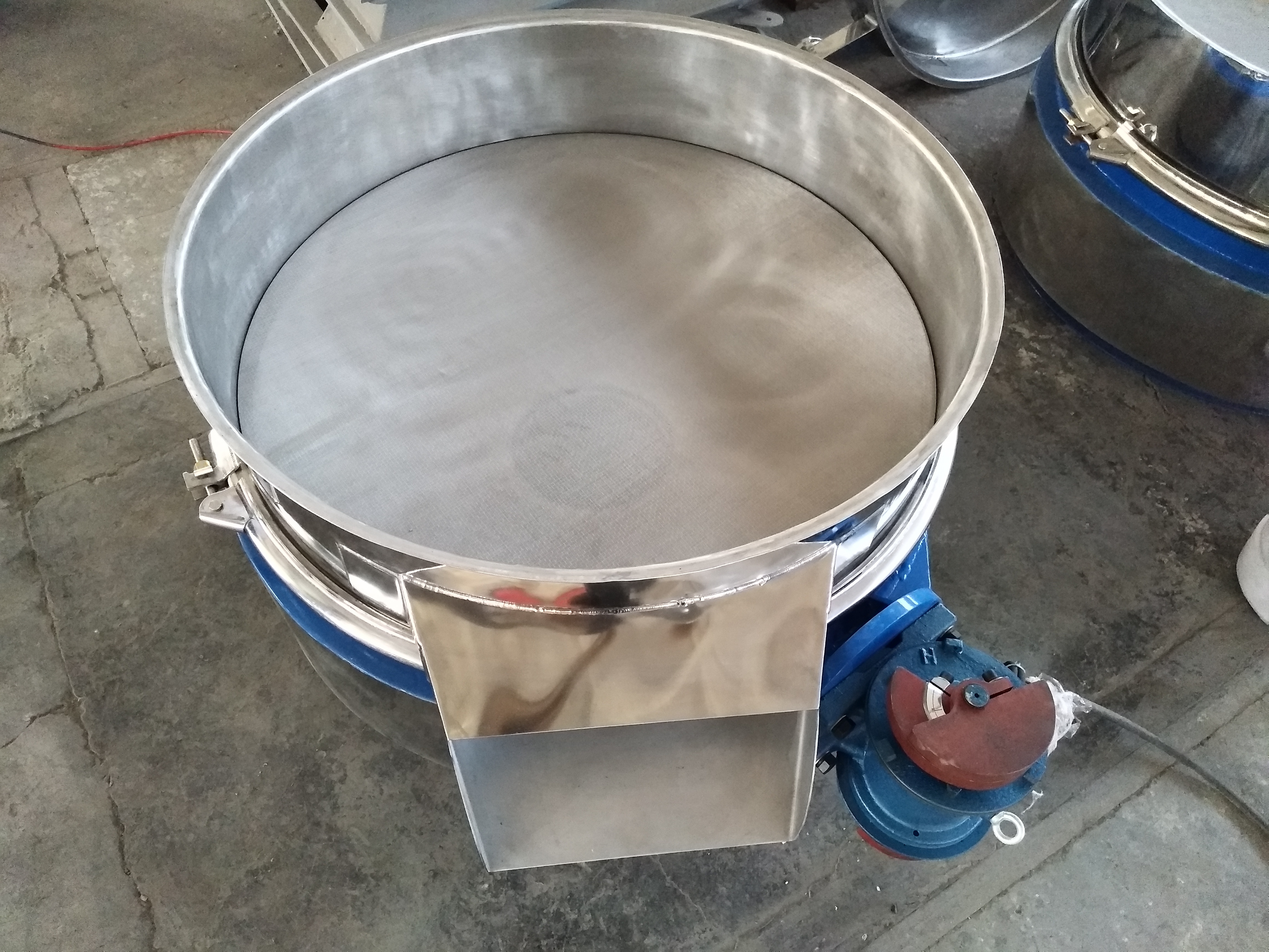 直排式振動篩在麵粉行業篩分中的應用(各種型號麻豆视频国产精品生產廠家)