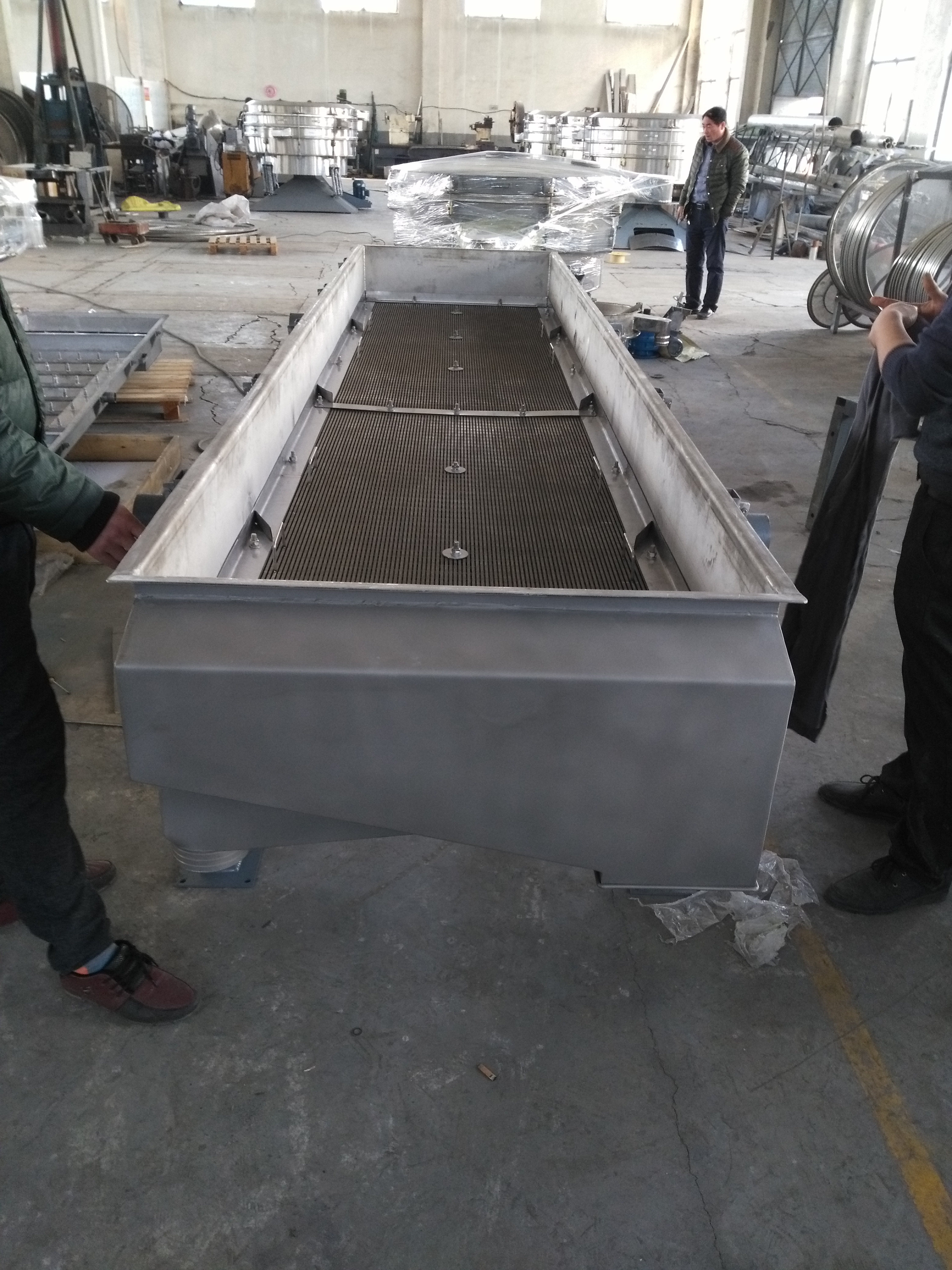 分級振動篩不鏽鋼篩網的選擇方法(振動篩分機)